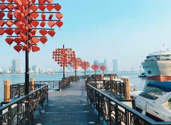 Cầu Tình Yêu Đà Nẵng - Nơi “Khóa” Tình Yêu Vĩnh Cửu