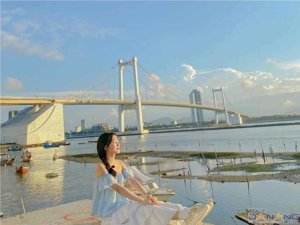 Chân cầu Thuận Phước điểm sống ảo của giới trẻ Đà thành