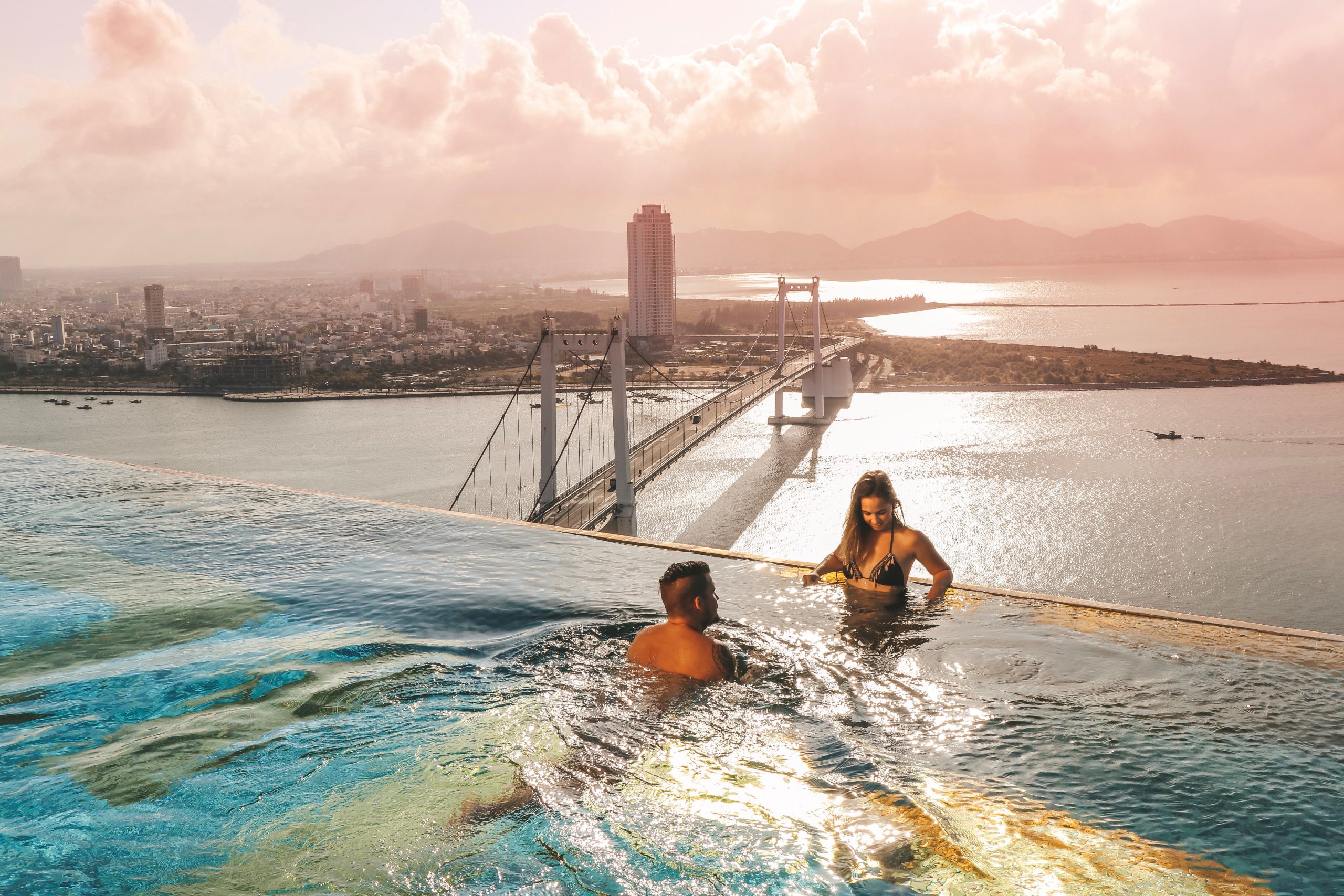 Wyndham Danang Golden Bay Hotel - Khách sạn 5 sao Đà Nẵng