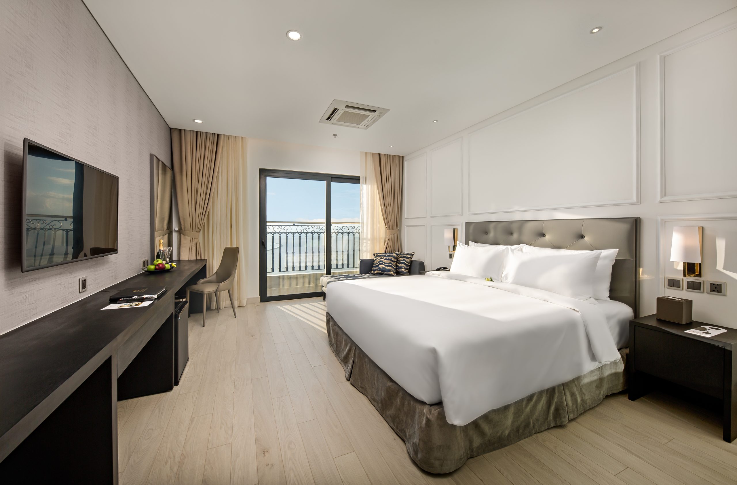 Wyndham Danang Golden Bay Hotel - Khách sạn 5 sao Đà Nẵng