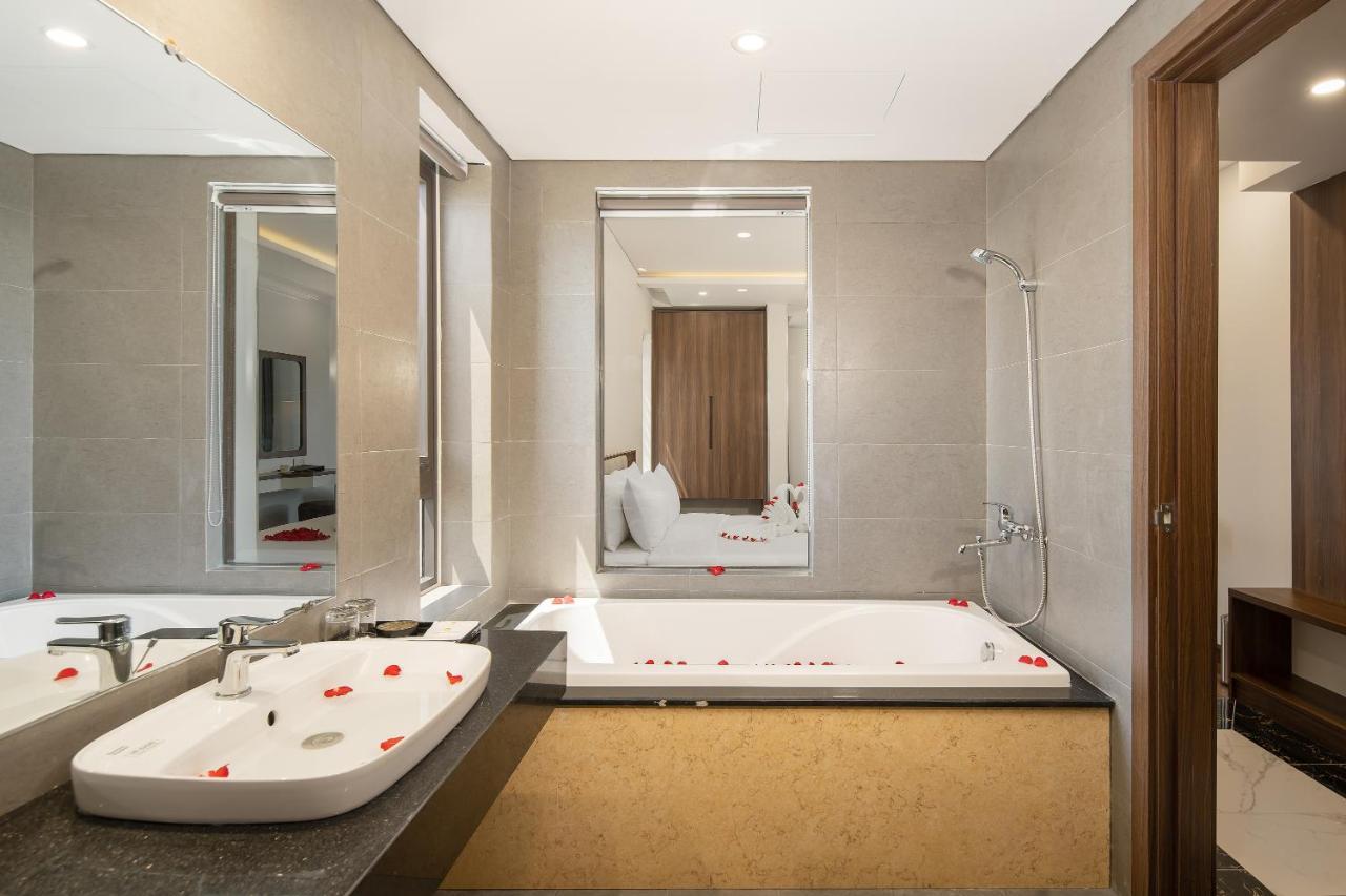 TAN PHUONG NAM HOTEL & APARTMENT | ⋆⋆⋆ | DA NANG, VIETNAM | SEASON DEALS  FROM $51